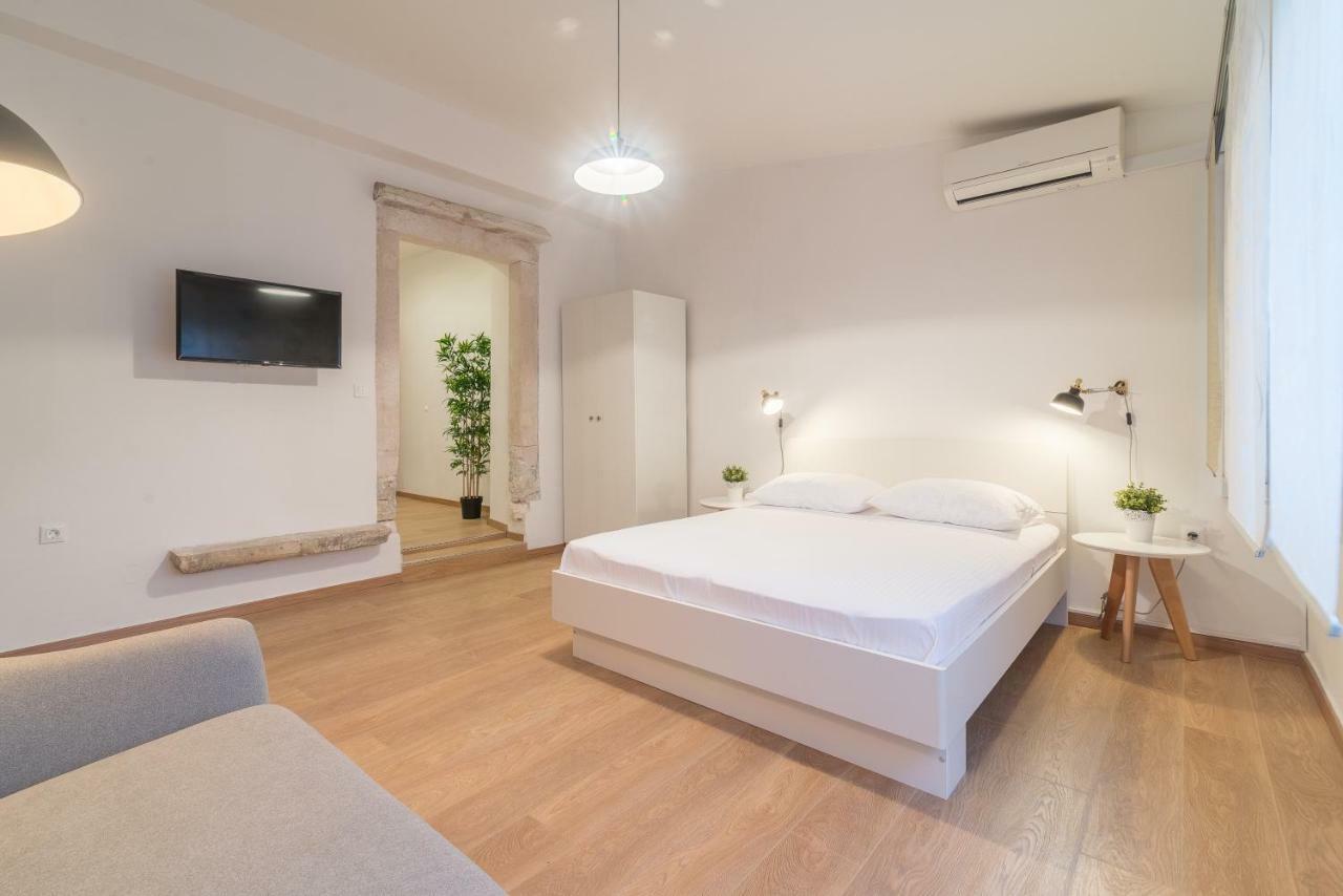 Studios & Apartments Porto Zadar Bagian luar foto