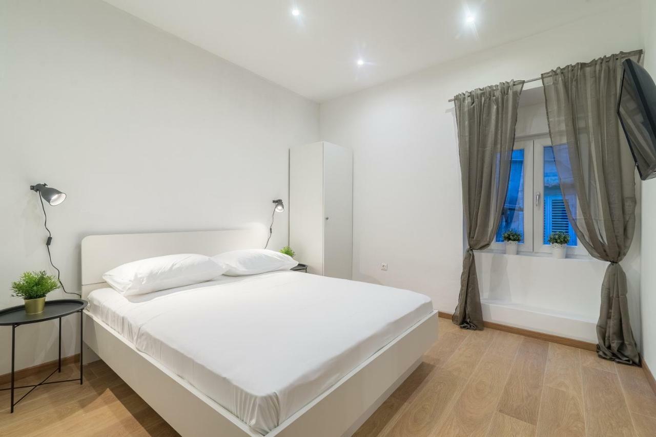 Studios & Apartments Porto Zadar Bagian luar foto