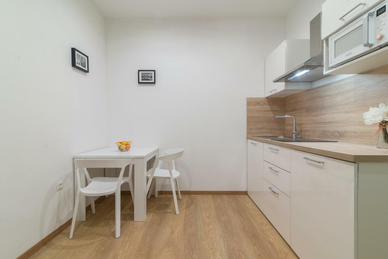 Studios & Apartments Porto Zadar Bagian luar foto