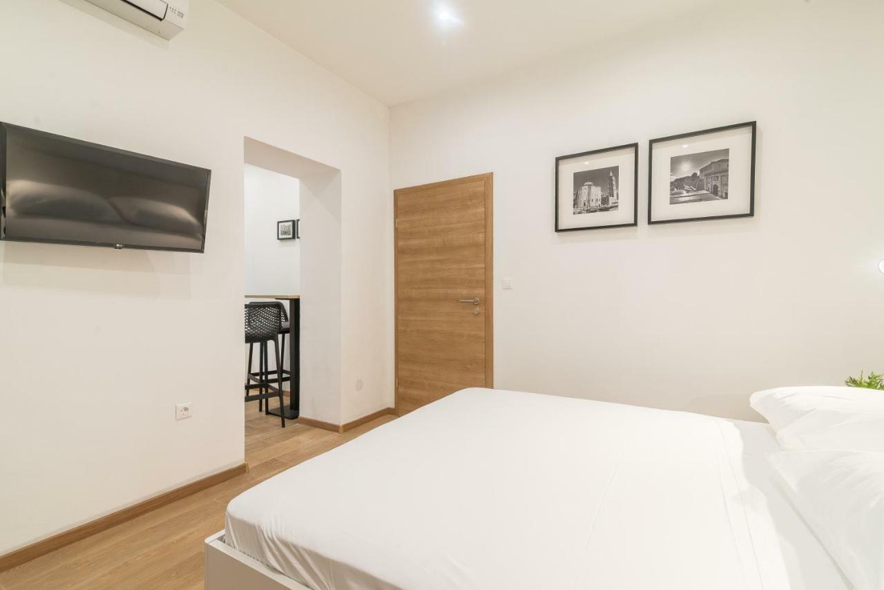 Studios & Apartments Porto Zadar Bagian luar foto